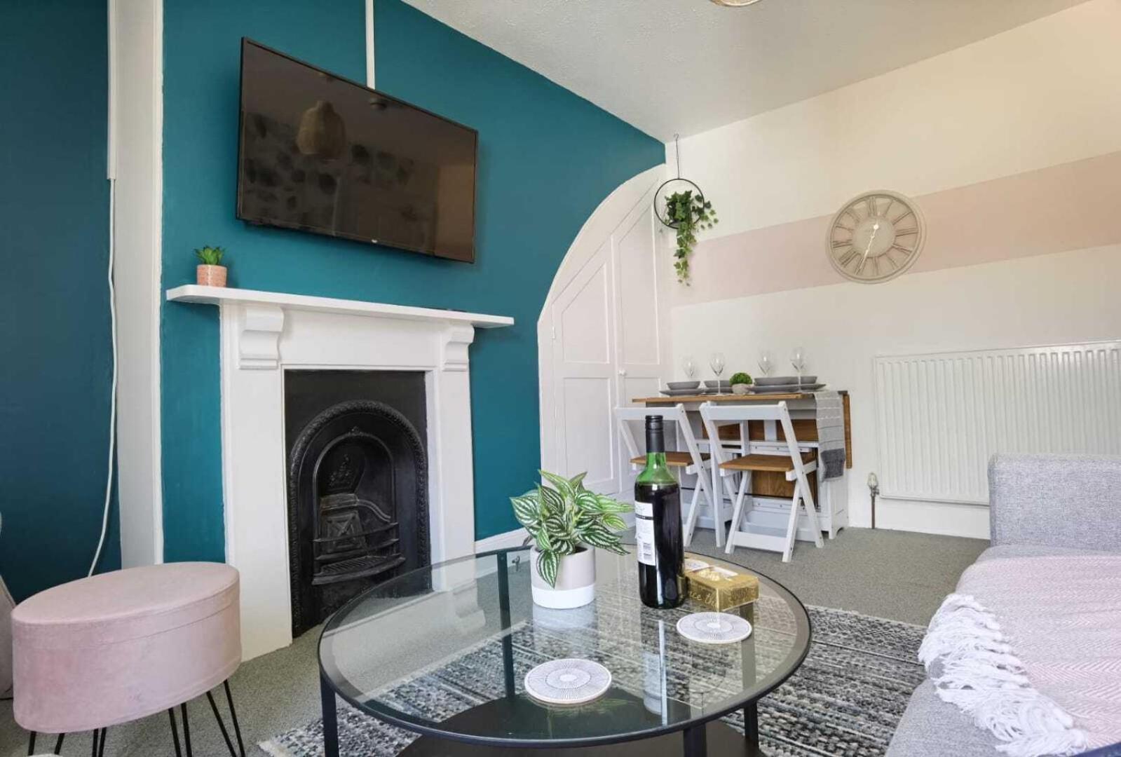 شقة Raleigh Ff&Tf - 1 Bed Georgian Flat In The Centre Of Exeter, Free Parking With Wifi الغرفة الصورة