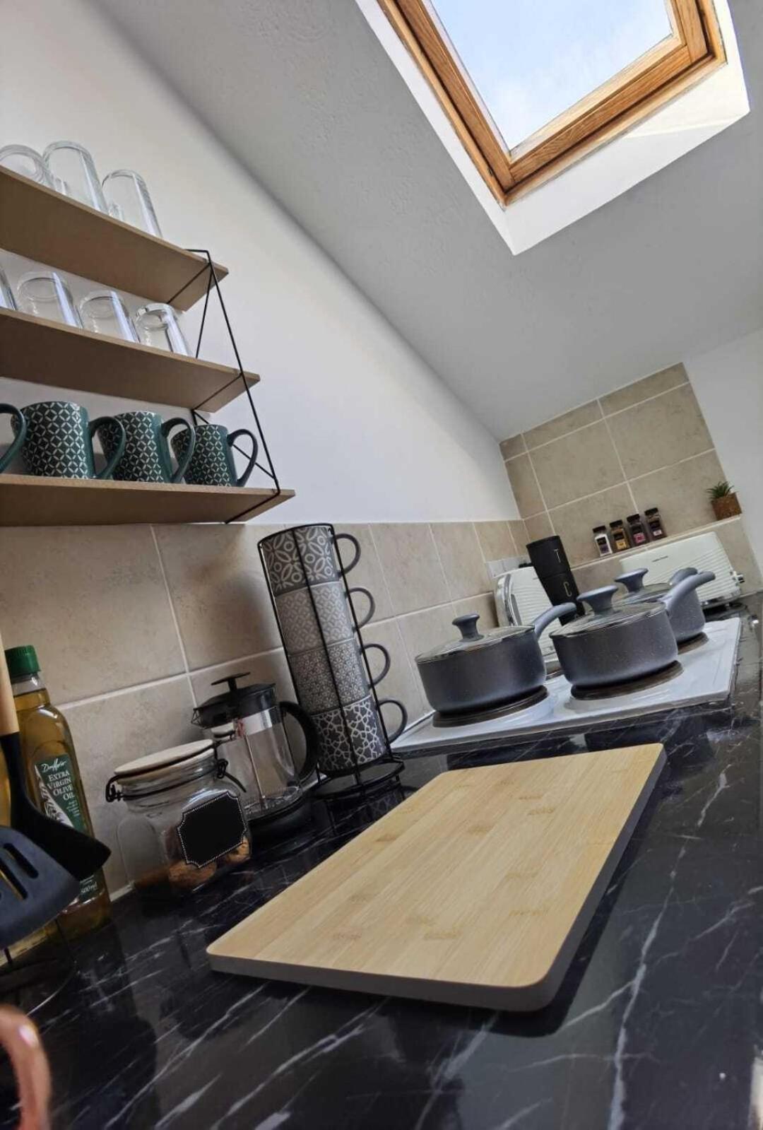 شقة Raleigh Ff&Tf - 1 Bed Georgian Flat In The Centre Of Exeter, Free Parking With Wifi الغرفة الصورة
