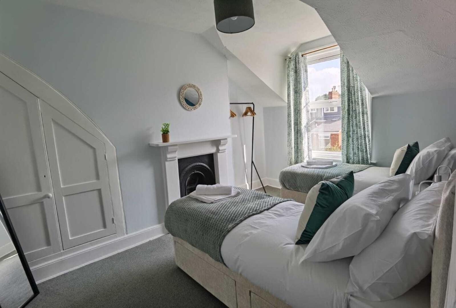 شقة Raleigh Ff&Tf - 1 Bed Georgian Flat In The Centre Of Exeter, Free Parking With Wifi الغرفة الصورة