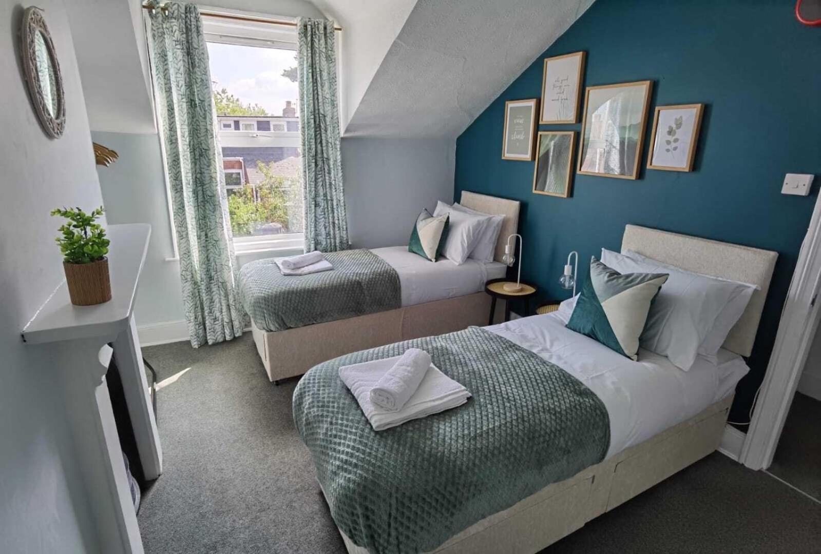 شقة Raleigh Ff&Tf - 1 Bed Georgian Flat In The Centre Of Exeter, Free Parking With Wifi الغرفة الصورة